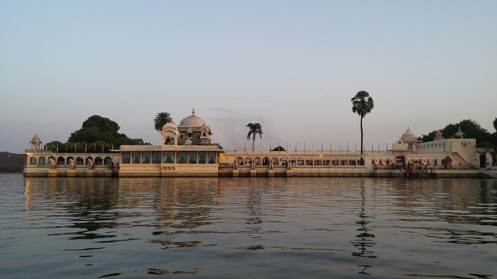Jag Mandir island palace at sunset, Udaipur